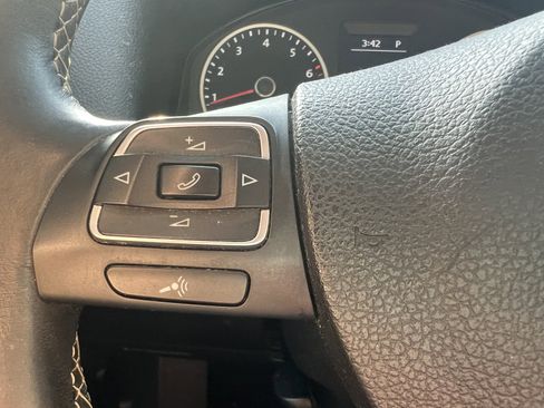 Used 2016 Volkswagen Tiguan S image 14
