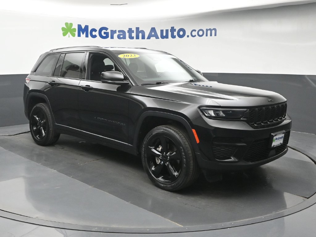 Used 2023 Jeep Grand Cherokee Altitude AWD/4WD image 2