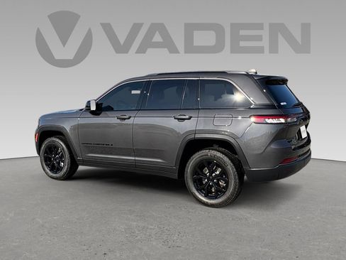 New 2026 Jeep Grand Cherokee Altitude RWD image 19