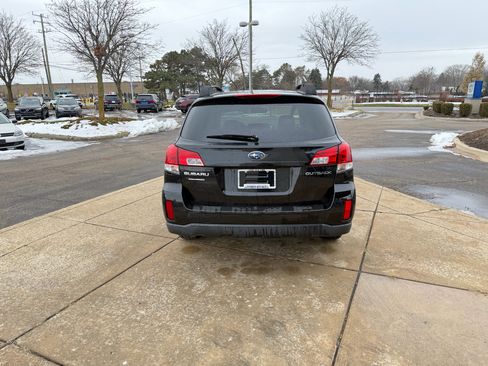 Used 2013 Subaru Outback 2.5i Premium w/ Popular Pkg 1B image 6