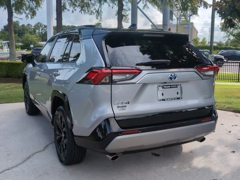 Used 2023 Toyota RAV4 XSE AWD/4WD image 9