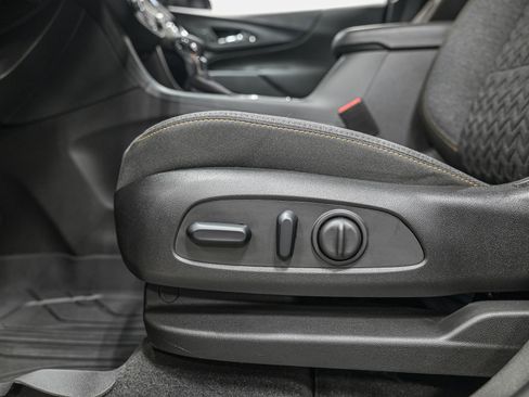 Used 2023 Chevrolet Equinox LT image 14