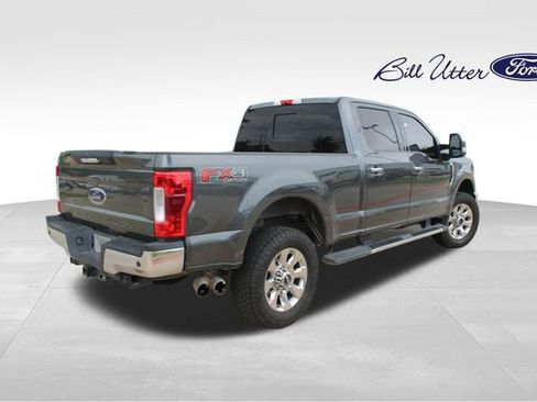 Used 2019 Ford F250 Lariat w/ Chrome Package image 5