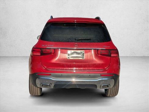 Used 2026 Mercedes-Benz GLB 250 4MATIC image 8