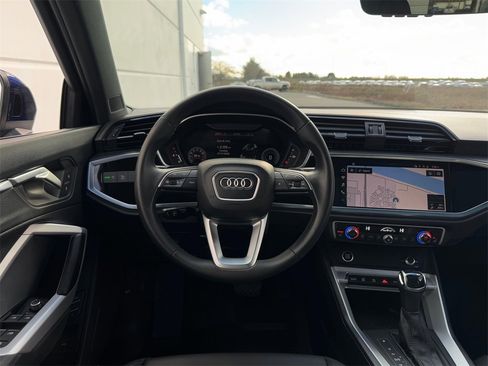 Used 2024 Audi Q3 2.0T Premium Plus image 9