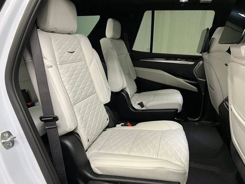 New 2026 Cadillac Escalade Platinum Sport w/ LPO, ONYX Package image 18