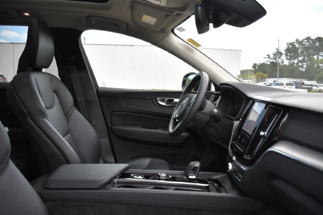 Used 2025 Volvo XC60 B5 Core AWD/4WD image 22