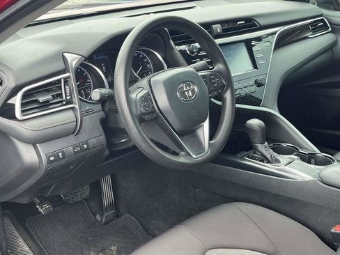 Used 2018 Toyota Camry LE FWD image 12