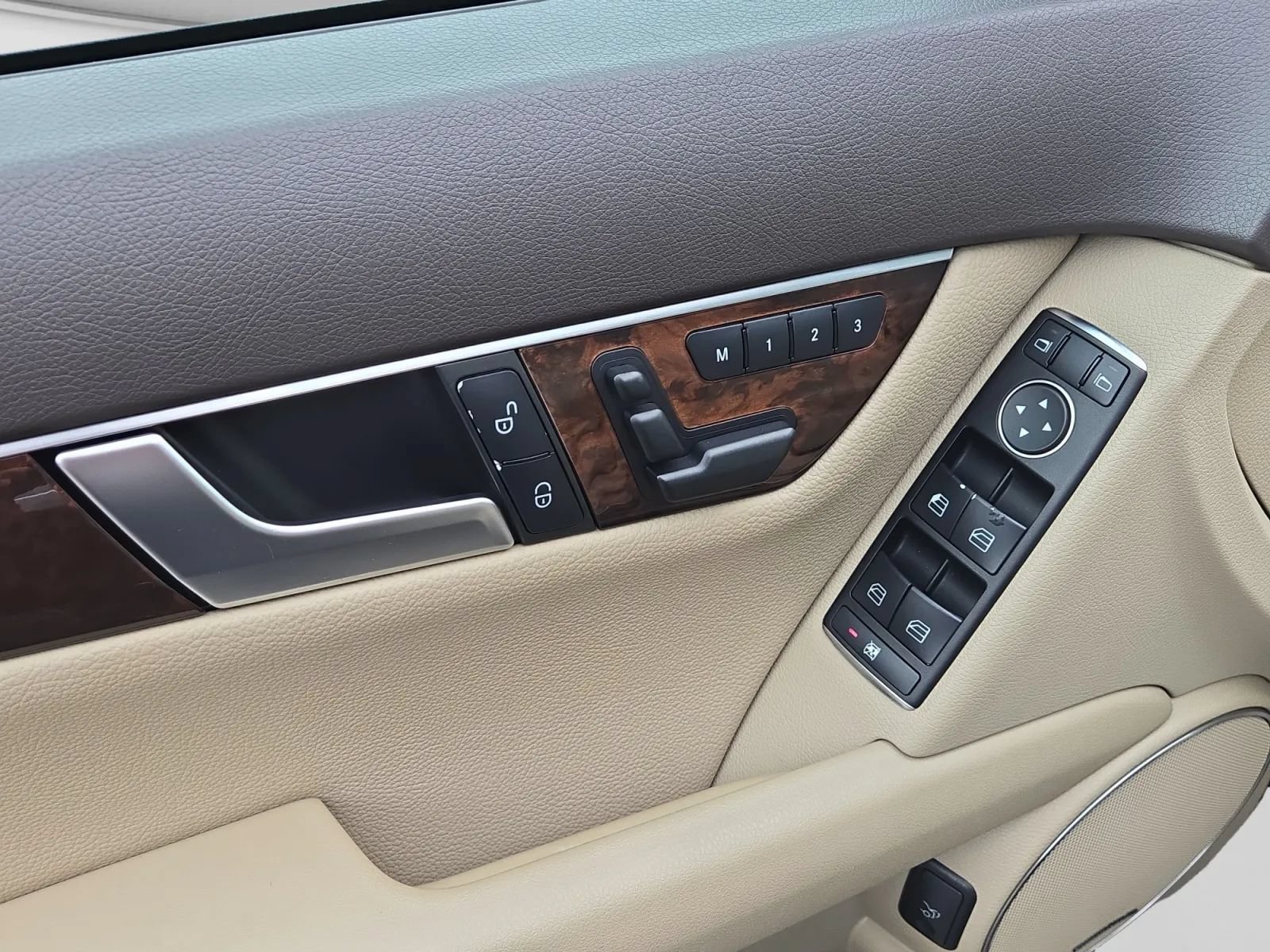 Used 2013 Mercedes-Benz C 250 Sedan image 14