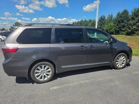 Used 2017 Toyota Sienna LE w/ Protection Package AWD/4WD image 18