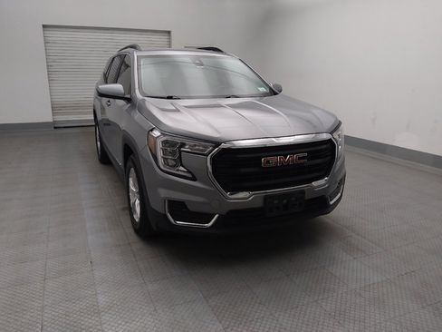 Used 2024 GMC Terrain SLE w/ Driver Convenience Package FWD image 14