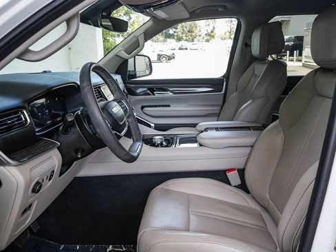 Used 2022 Jeep Wagoneer Series II RWD image 17