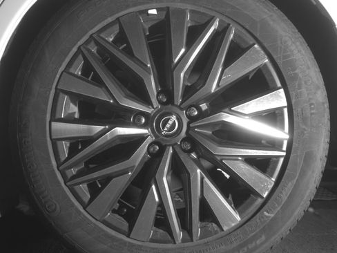 Used 2025 Nissan Altima 2.5 SV FWD image 14