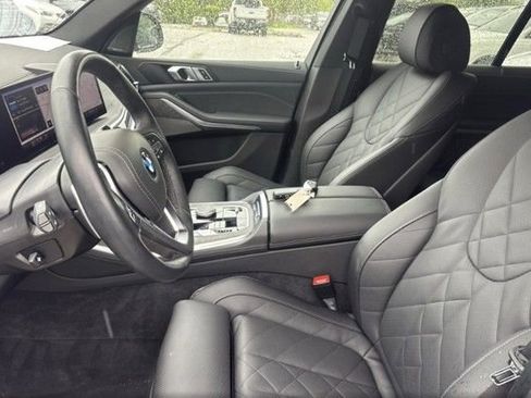 Certified 2025 BMW X5 xDrive50e w/ Premium Package AWD/4WD image 4