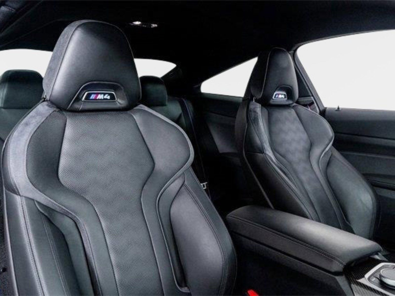 Used 2025 BMW M4 Coupe RWD image 31