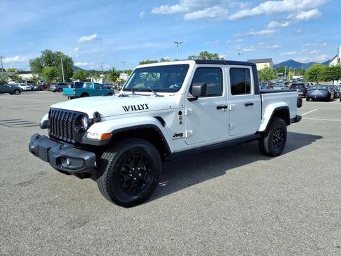 Used 2021 Jeep Gladiator Sport AWD/4WD image 9