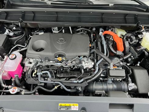 New 2026 Toyota Highlander Platinum image 9