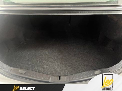 Used 2020 Ford Fusion SE w/ Equipment Group 151A FWD image 19