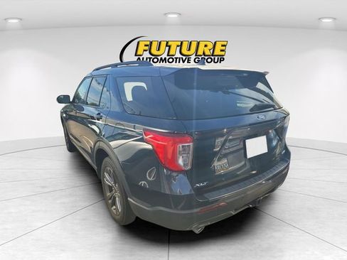 Certified 2023 Ford Explorer XLT w/ Equipment Group 202A AWD/4WD image 4