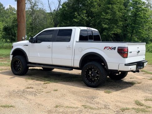 Used 2014 Ford F150 FX4 w/ Equipment Group 402A Luxury AWD/4WD image 3