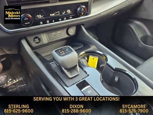 Used 2024 Nissan Rogue SV image 39