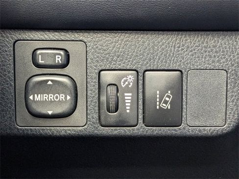 Used 2018 Toyota RAV4 Limited image 38