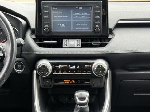 Used 2019 Toyota RAV4 XLE Premium FWD image 17