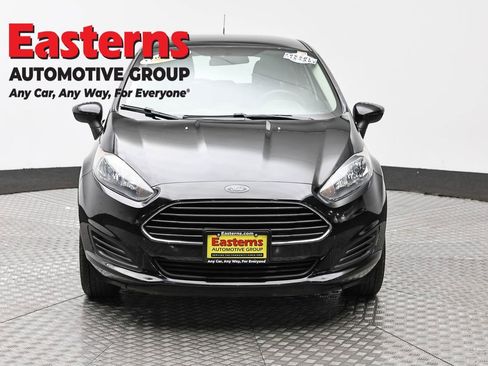 Used 2019 Ford Fiesta SE image 2