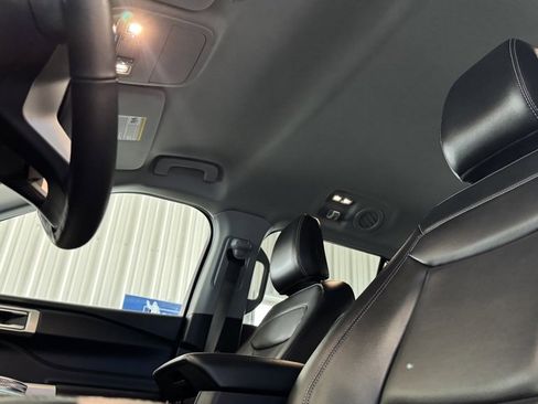 Used 2023 Ford Explorer XLT w/ Equipment Group 202A image 12