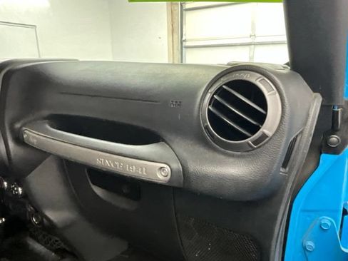 Used 2017 Jeep Wrangler Unlimited Sport w/ Quick Order Package 24S AWD/4WD image 11
