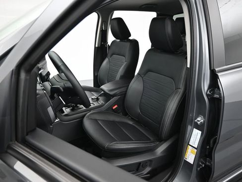 Used 2024 Ford Ranger Lariat w/ FX4 Off-Road Package image 9