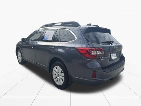 Used 2017 Subaru Outback 2.5i Premium image 6
