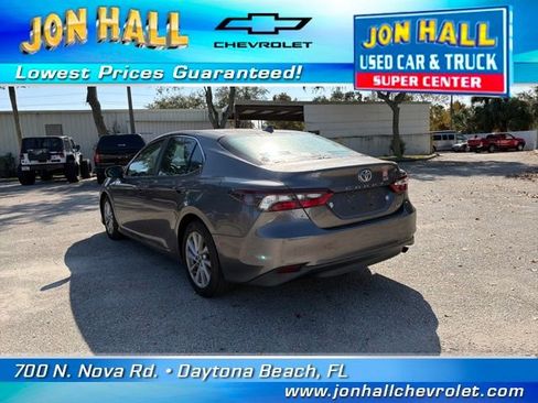 Used 2022 Toyota Camry LE image 7