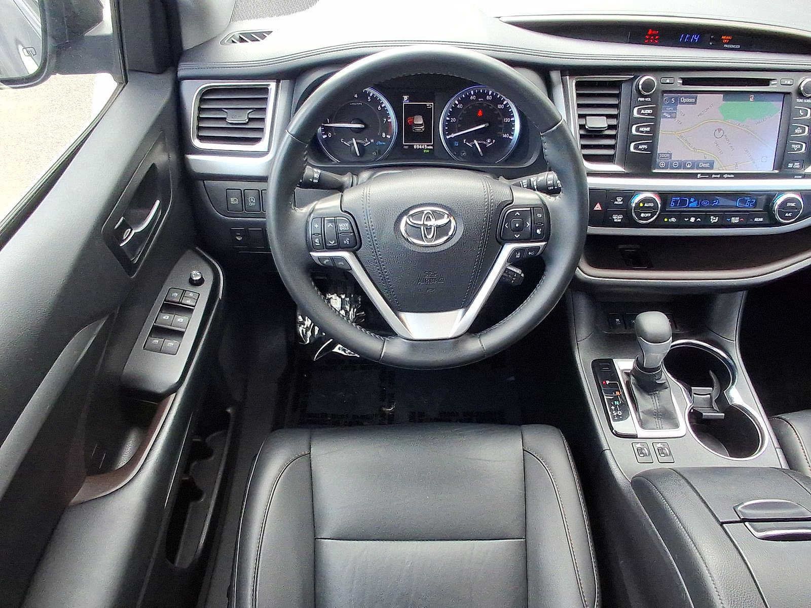 Used 2019 Toyota Highlander XLE AWD/4WD image 27