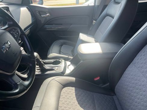 Used 2020 Chevrolet Colorado Z71 AWD/4WD image 3