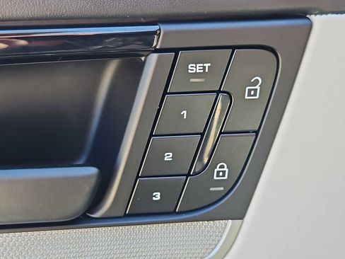 Certified 2025 Porsche Cayenne Coupe AWD/4WD image 14