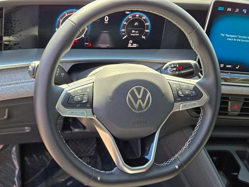 Certified 2025 Volkswagen Tiguan S FWD image 16