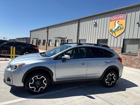 Used 2017 Subaru Crosstrek 2.0i Premium AWD/4WD image 17