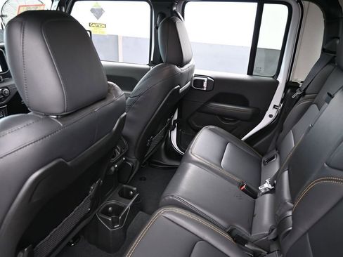 Used 2024 Jeep Gladiator Sport w/ Premium Package image 36