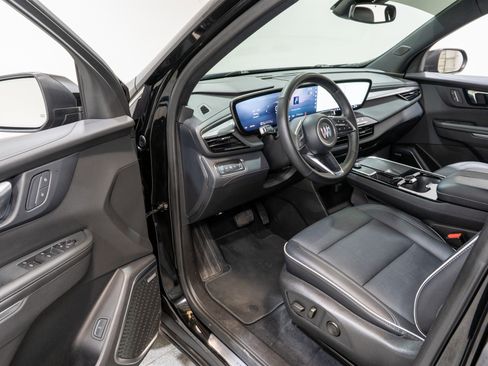 Used 2025 Buick Enclave Preferred image 12