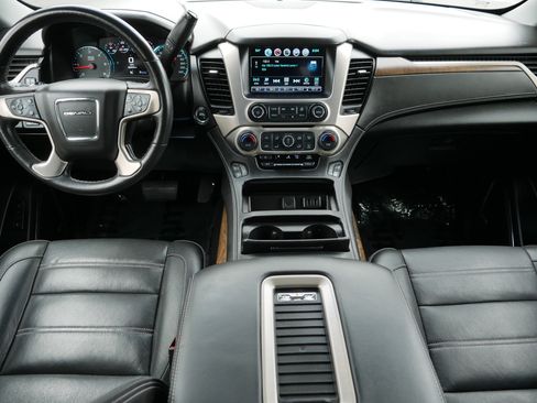 Used 2018 GMC Yukon Denali w/ Denali Ultimate Package AWD/4WD image 10