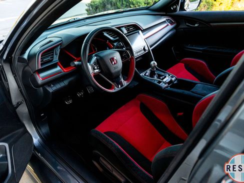 Used 2019 Honda Civic Type R image 8