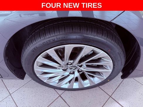 Certified 2022 Lexus ES 350 Ultra Luxury w/ Accessory Package 2 FWD image 4