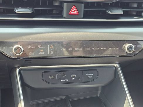 New 2027 Kia Carnival SX w/ Dark Edition Package FWD image 17