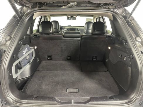 Used 2016 Jeep Cherokee Trailhawk w/ Comfort/Convenience Group image 7