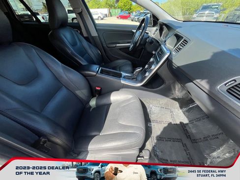 Used 2018 Volvo V60 T5 Cross Country w/ Convenience Package image 19