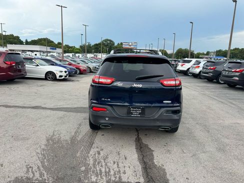Used 2015 Jeep Cherokee Latitude w/ Comfort/Convenience Group AWD/4WD image 4