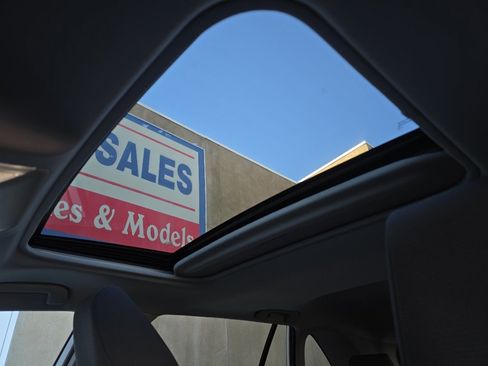 Used 2022 Toyota RAV4 XLE image 33