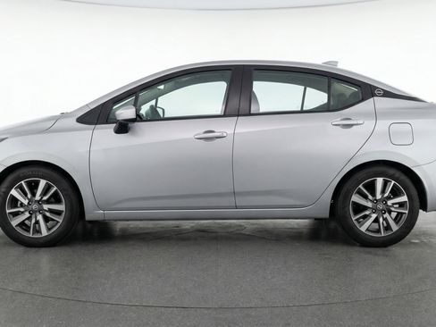 Used 2025 Nissan Versa SV image 5