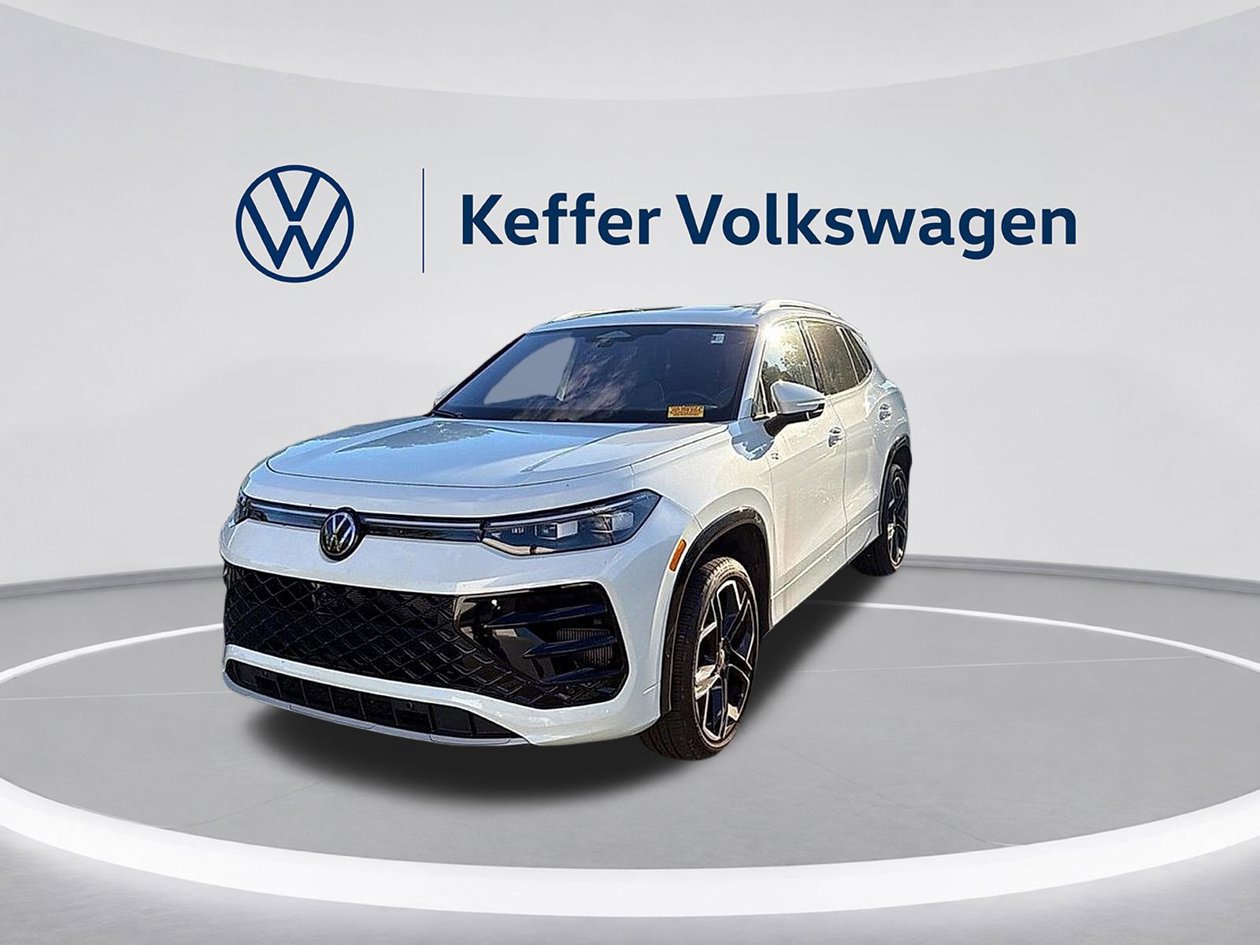 Used 2026 Volkswagen Tiguan SEL R-Line AWD/4WD image 5